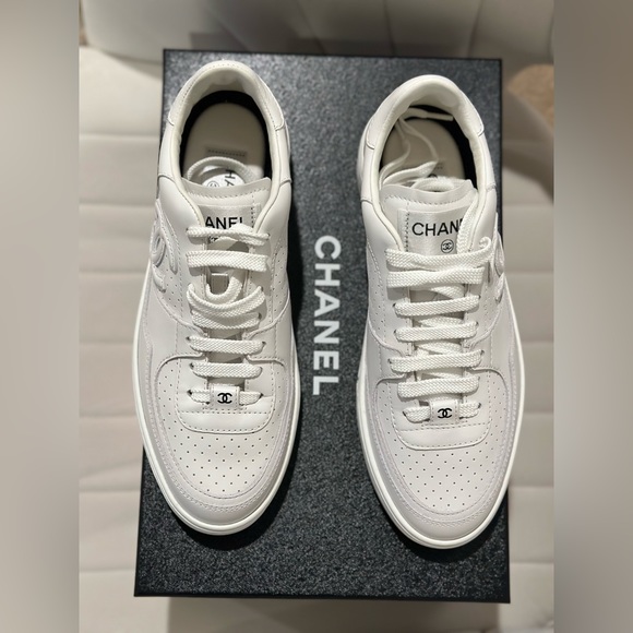 SOLD Chanel 23A white Trainers - size 38 - Picture 2 of 10